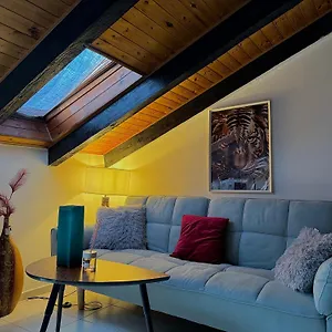 Hosting Dreams Attics - Duomo Apartment Mailand